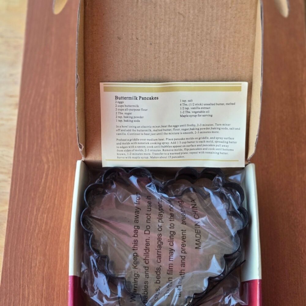 Williams Sonoma Scalloped Heart Pancake Mold Set Vintage Metal Discontinued - Picture 4 of 4